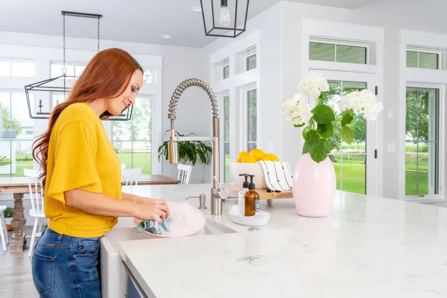 woman-hand-washing-dishes